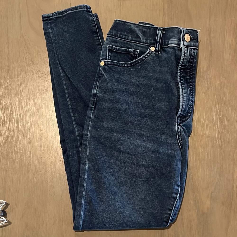 Express Super High Rise Skinny Jeans - size 8